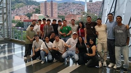 Noticia: Estudiantes de Ingeniería Mecatrónica fortalecen su formación académica y empresarial en Medellín
